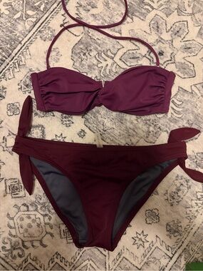 Small Women’s Twist Bandeau Bikini Set